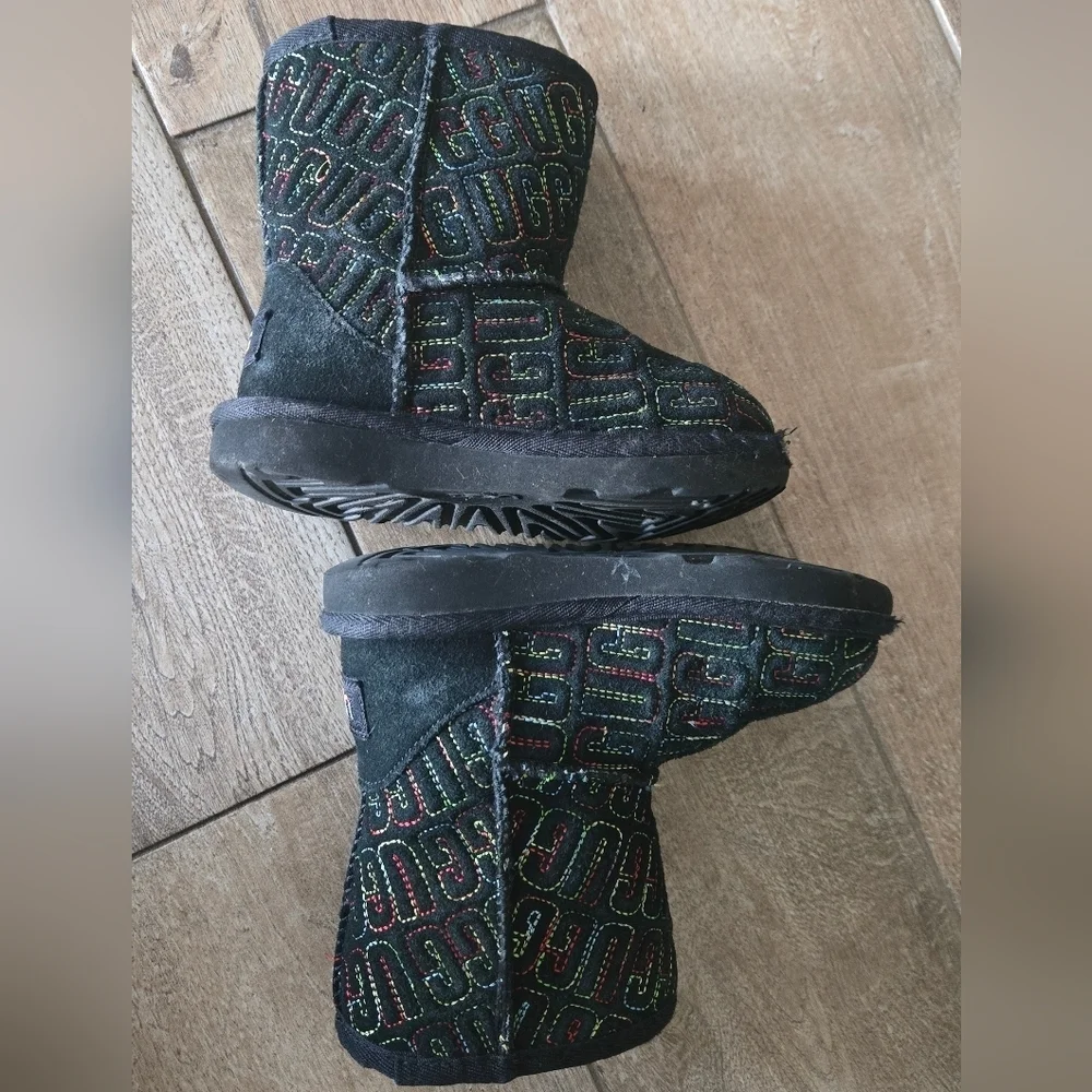 Uggs Kids Classic II Multicolor Graphic Sticth Black Boot Size 9
